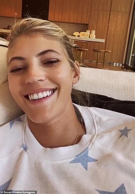 Devon Windsor Flaunts Statuesque Figure In Bikini While In Home Quarantine Amid Coronavirus