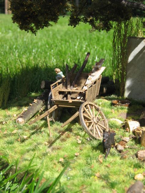 35024 Ukrainian Village House 35542 Farm Cart Miniart