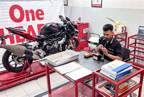 Teknisi Honda Big Bike Yogyakarta Siap Bersaing Diajang The 27th Astra