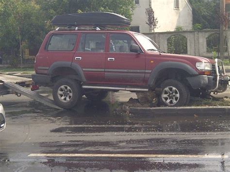 Accident La Piata De Gros Din Timisoara Impact Intre O Toyota De Teren