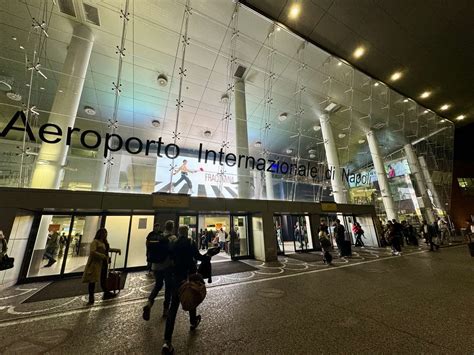 Fermeture de l'aéroport de Naples pendant 42 jours : voici ce qui