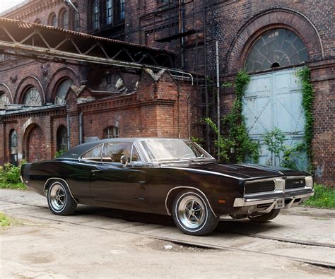 Dodge Charger RT. Sporty and Vintage look. on Behance