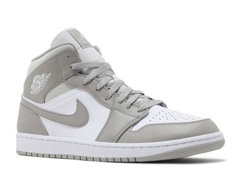 Air Jordan 1 Mid College Grey Level Up