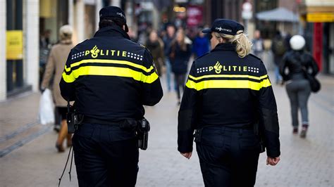 Politieagent Verkocht Uniformen Aan Criminelen Nos