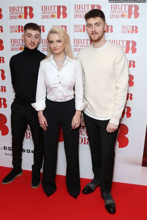 Grace Chatto Brit Awards Posing Hot Celebrity Paparazzi Beautiful Babe