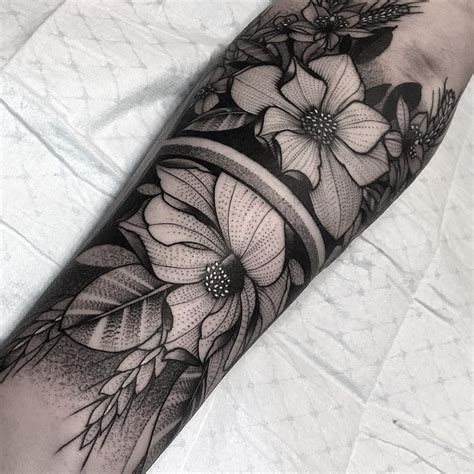 Jayce Wallingford 🎯 On Instagram Back Of Dezaraes Arm Floral Tattoo Sleeve Sleeve