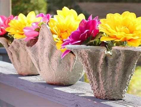 tren gaya  pot bunga unik
