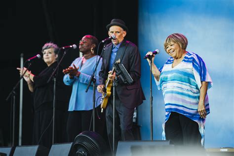 Mavis Staples Opens For Bonnie Raitt At The Ledge Amphitheatre The