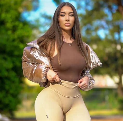 Stephanie Collier (Instagram Star) Wiki, Biography, Age, Boyfriends ...