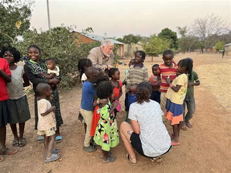 Friends of the Cross Medical Missionaries - Stella came to Friends of