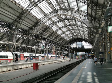 Frankfurt Central Station - SKYLINE ATLAS