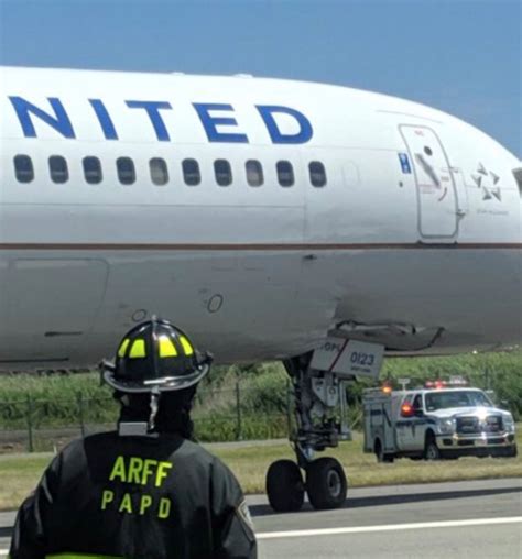 United Airlines Boeing 757 Suffers Extreme Hard Landing At Newark