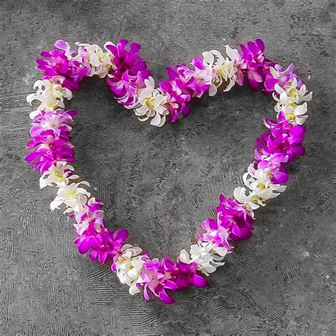 Hawaiian Lei – Kaimu Flowers