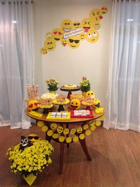 Uma Festa Super Atual E Divertida Festa Emoji Com Uma Decoração Linda