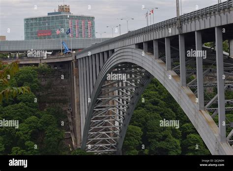 Rainbow Bridge Niagara Falls Stock Photo - Alamy