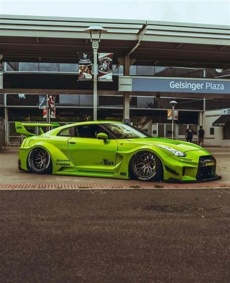 Jaw-Dropping Liberty Walk R35 Nissan GTR