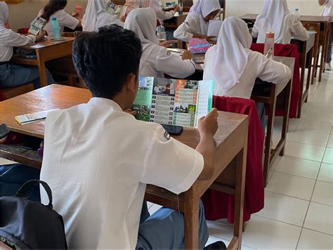 Unjaya Sosialisasikan Penerimaan Mahasiswa Baru Di SMAN 1 Tempel PMB