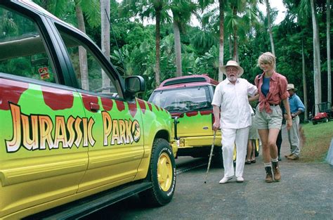 26 Year Old Laura Dern As Dr Ellie Sattler In Jurassic Park 1993 2048×1356 Fête Jurassic