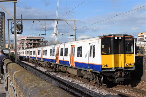 315815 London Fields London Overground 315815 Working 2t Flickr