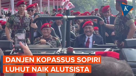 Momen Menko Marves Luhut Berbaret Merah Naik Kendaraan Taktis Saat