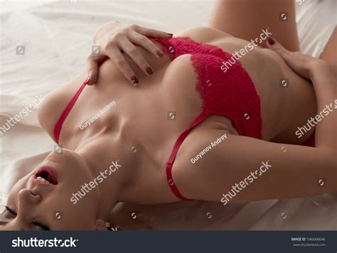 16 013 Naked Woman Lying Bed Stock Photos Images Photography Shutterstock