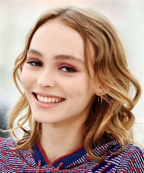 Johnny Depps Daughter Just Landed A Major Beauty Gig Lily Rose Depp