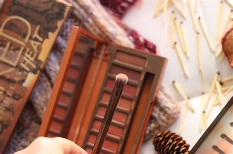 Sapphire Eyes And Rubin Lips Urban Decay Naked Heat Eyeshadow Palette