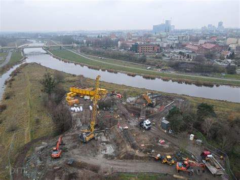 Budowa dwóch mostów nabiera tempa Tak wygląda plac budowy