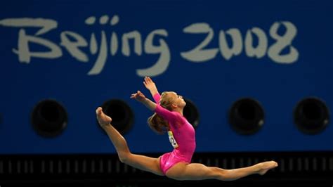 Sports World Reacts To Nastia Liukin Olivia Dunne Photo The Spun