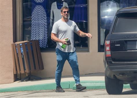 Aaron Rodgers All Smiles As Jets Trade News Breaks Total News