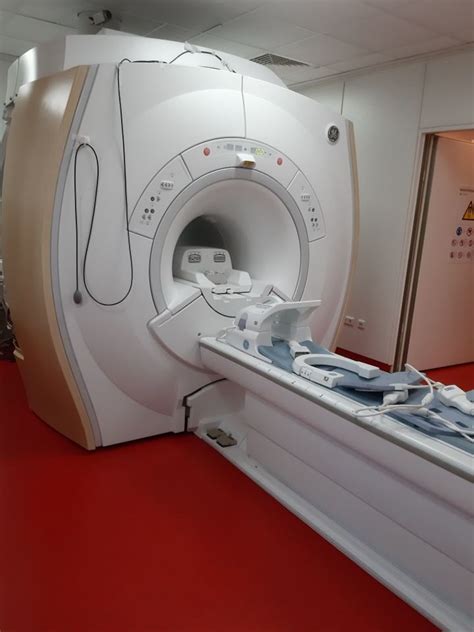 GE MRI Machine at Rs 40000000 in Mumbai | ID: 22798876248