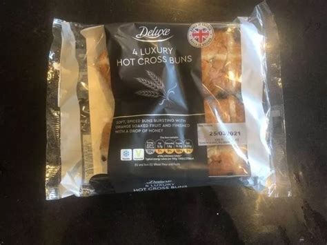 I Taste Tested Tesco Lidl Sainsbury S Aldi And Morrisons Hot Cross Buns To Find Many Did Not