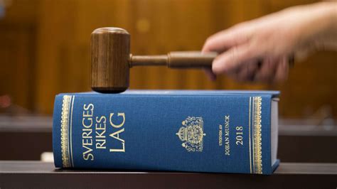 PD - 72-åring döms för misshandel, olaga hot och hemfridsbrott