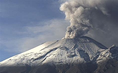 Popocatépetl presenta exhalaciones y las imágenes son impresionantes