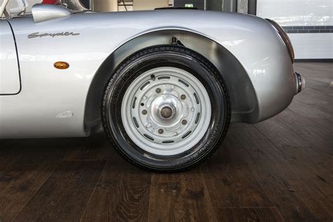 Porsche 550 spyder silver (16) - Richmonds