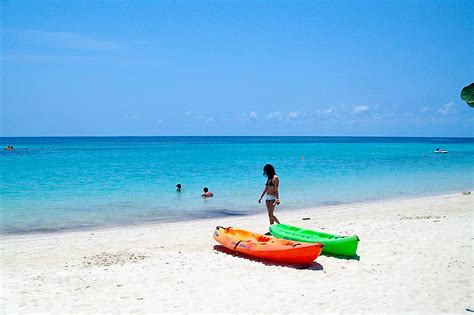 File:West Bay Beach -Roatan -Honduras-23May2009-b.jpg - Wikimedia Commons