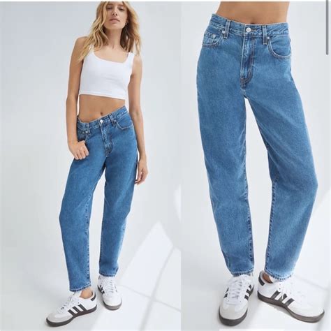 Levi’s Premium High Loose Mom Jeans Medium Wash Size … - Gem