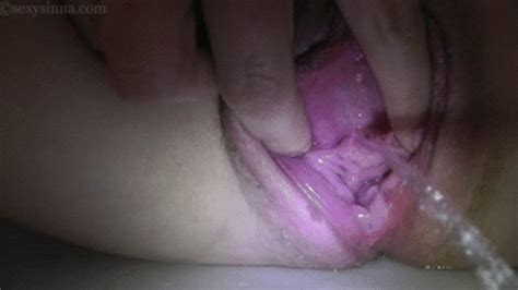 2pee4you HD Subtle Underwater Pee And Pussy Love Juice Clouds