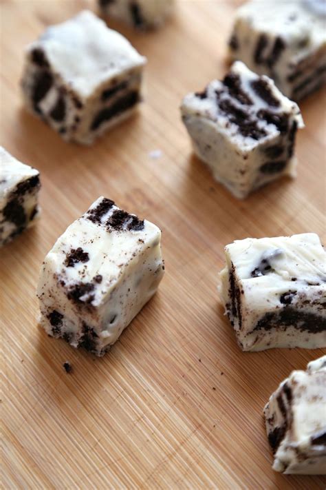 Easy 3 Ingredient Oreo Fudge Recipe Recipe Oreo Fudge Fudge Recipes Creative Dessert Recipes