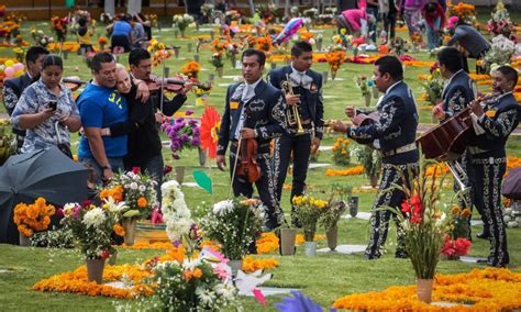 Prevén asistencia de ocho mil personas en panteón municipal de Texcoco