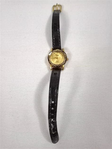 OMAX QUARTZ CRYSTAL WATERPROOF LADIES WATCH. | Karrot