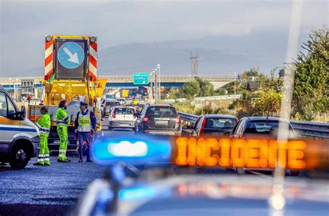 Incidente A Maxi Tamponamento Con Auto A Parma Autostrada Riaperta