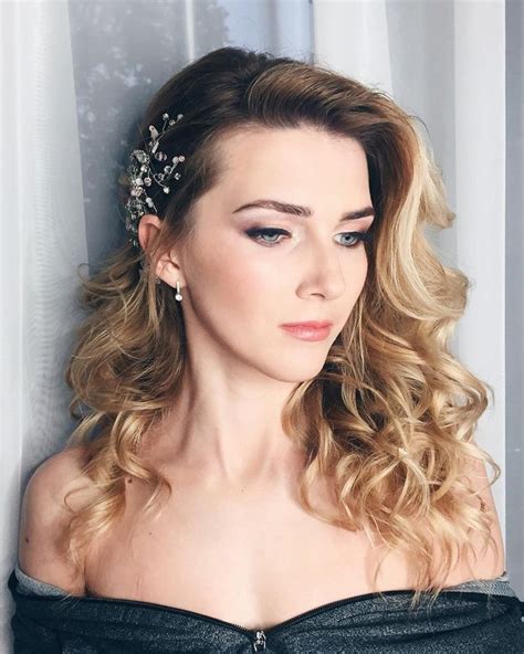 Wedding Hairstyles With Hair Down Looks Expert Tips Loose