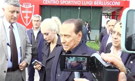 Berlusconi Se Vincete Con Milan E Juve Vi Mando Un Pullman Di Tr