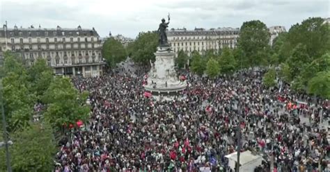 In Francia Migliaia Di Persone In Piazza Contro Le Pen E L Avanzata