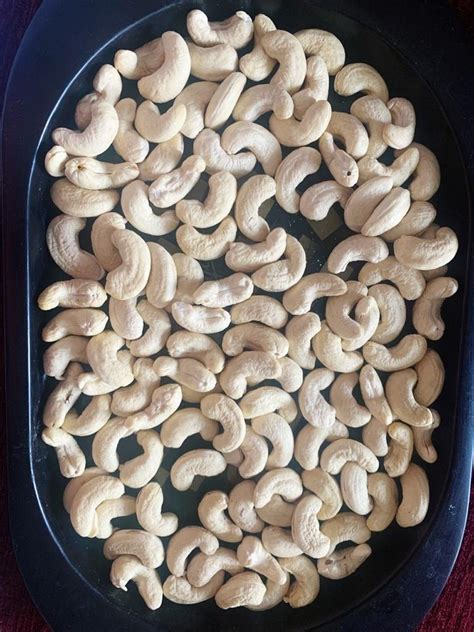 White Mix Grade Cashew Packaging Size 10 Kg Grade W320 W400 W240 At