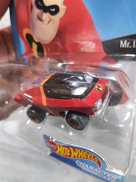 Disney Pixar Hot Wheels Character Cars The Incredibles Mr Incredible Car Gift Picclick Uk
