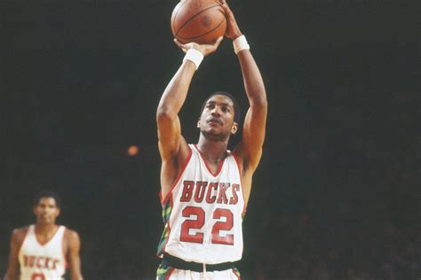 Best Milwaukee Bucks Draft Picks: Number 8, Alex English - Brew Hoop