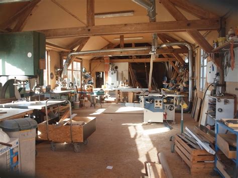 Atelier de menuiserie tout en bois créé dans les années 30 par