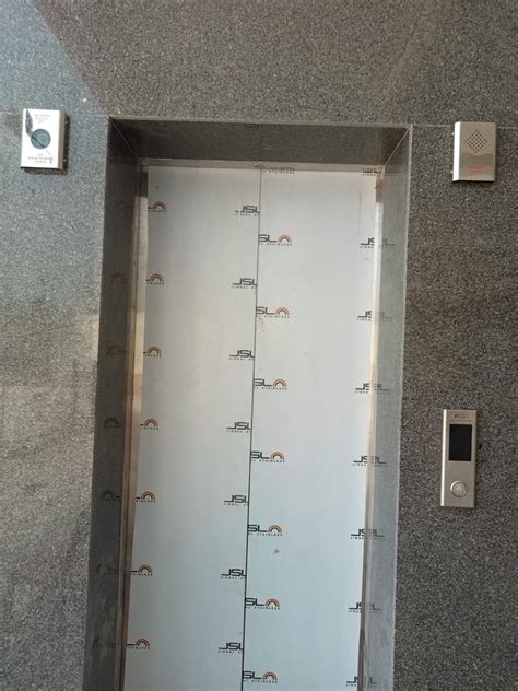 Stainless Steel Auto Elevator Door At 29000 In Prayagraj ID